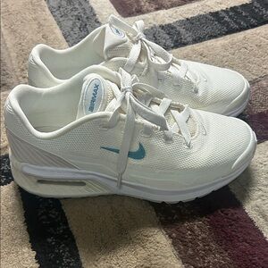 Nike Women's AirMax athletic shoes sz 7